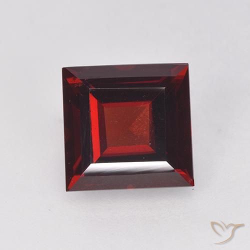 2.11ct 天然 深血红色 镁铝榴石石榴石, 正方形, VVS-VS