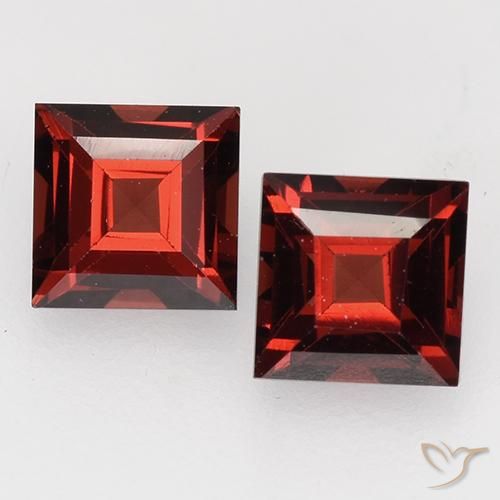 1.05天然红色镁铝榴石，方形，4.2×4.1毫米，VVS-VS