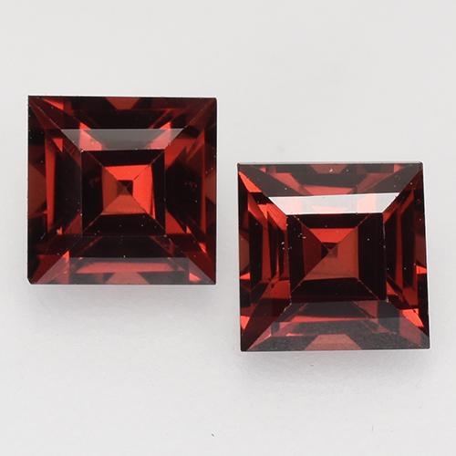 1.10天然红色镁铝榴石，方形，4.2×4.2毫米，VVS-VS