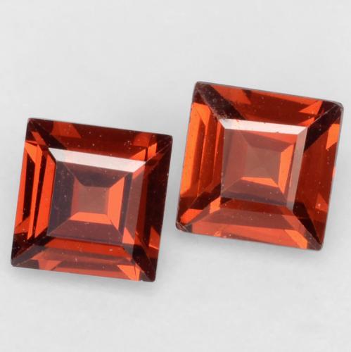 0.84天然红色镁铝榴石，方形，4.1×4.1毫米，VVS-VS