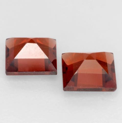 0.84天然红色镁铝榴石，方形，4.1×4.1毫米，VVS-VS