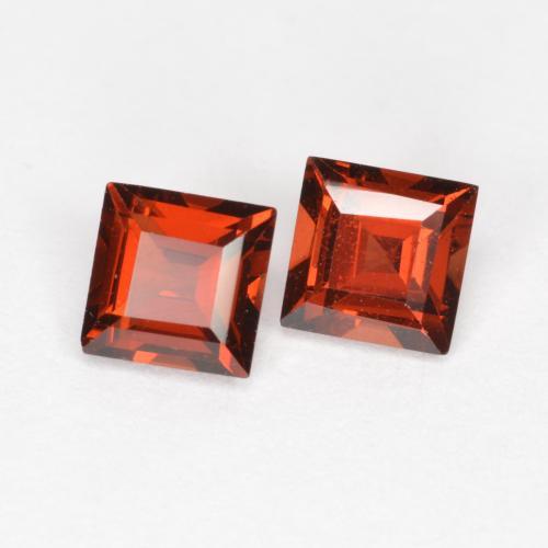 0.92天然红色镁铝榴石，方形，4.1×4.1毫米，VS