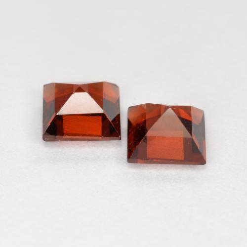 0.92天然红色镁铝榴石，方形，4.1×4.1毫米，VS