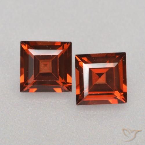 0.85天然红色镁铝榴石，方形，4.1×4.1毫米，VS