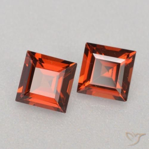 0.85天然红色镁铝榴石，方形，4.1×4.1毫米，VS