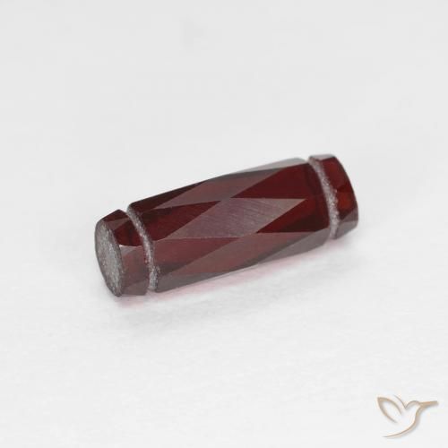 1.36ct 天然 桑格利亚红 镁铝榴石石榴石, 花式切割, VS