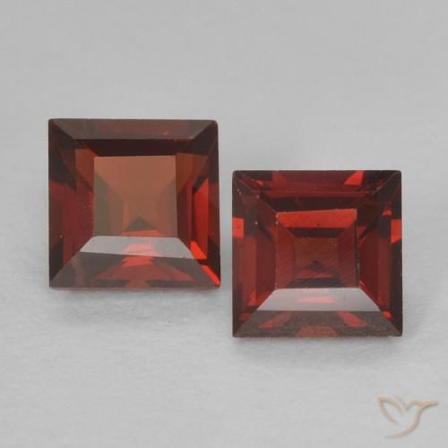 0.91天然红色镁铝榴石，方形，4.1×4.1毫米，VVS-VS