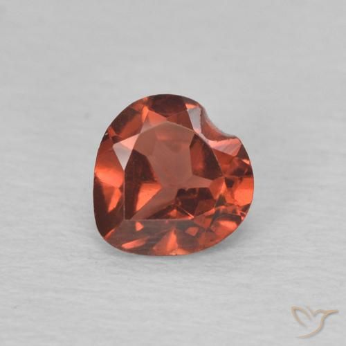 0.58ct 天然 中红 镁铝榴石石榴石, 心形, VVS-VS