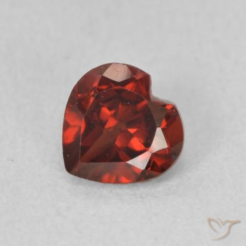 0.66ct 天然 深红色 镁铝榴石石榴石, 心形, VVS