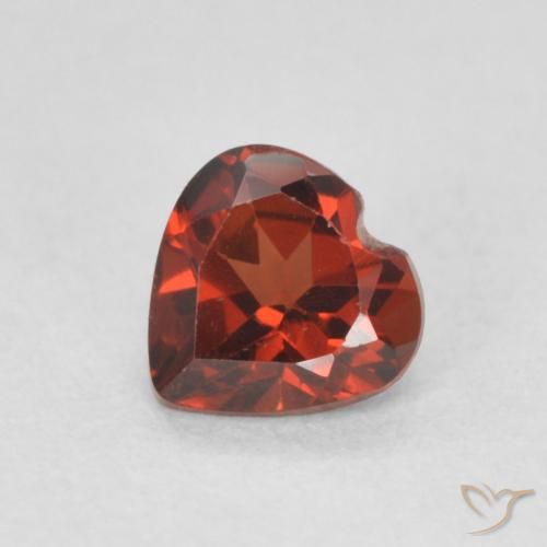 0.58ct 天然 深红色 镁铝榴石石榴石, 心形, VS
