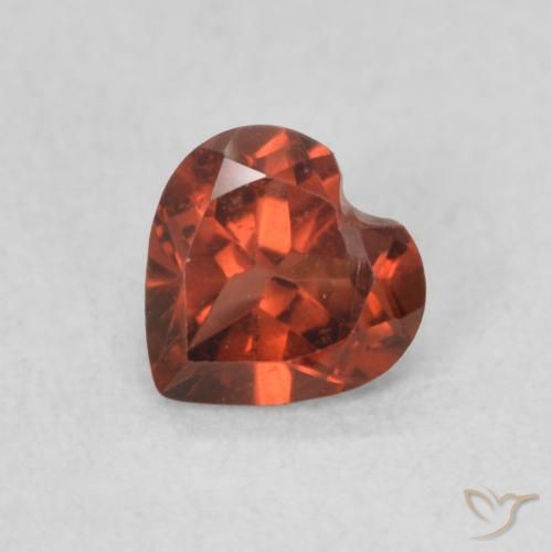 0.56ct 天然 橙红色 镁铝榴石石榴石, 心形, VS