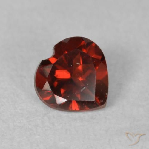 0.60ct 天然 中红 镁铝榴石石榴石, 心形, VS