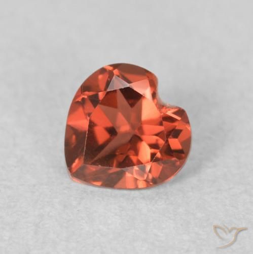 0.57ct 天然 亮红 镁铝榴石石榴石, 心形, VVS-VS