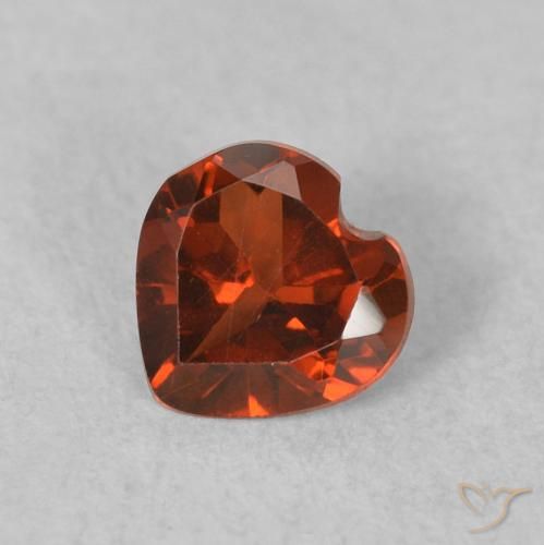 0.52ct 天然 亮红 镁铝榴石石榴石, 心形, VVS-VS