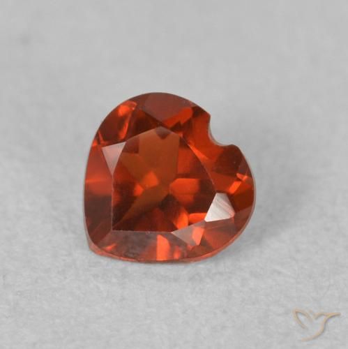 0.54ct 天然 深红色 镁铝榴石石榴石, 心形, VVS-VS