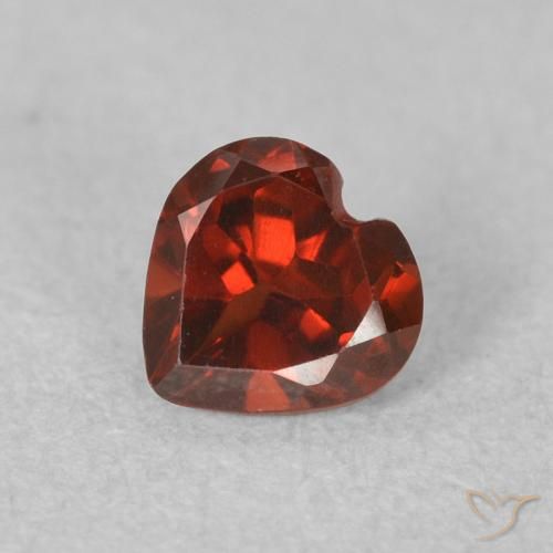 0.59ct 天然 桑格利亚红 镁铝榴石石榴石, 心形, VVS-VS