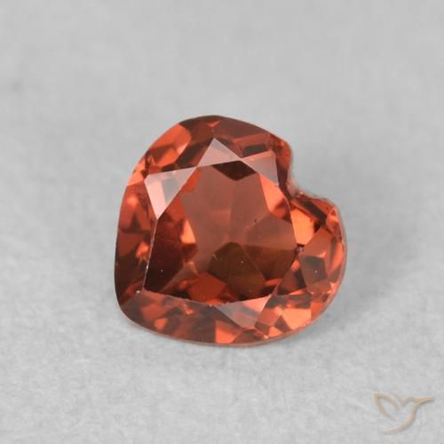 0.64ct 天然 深红色 镁铝榴石石榴石, 心形, VVS-VS