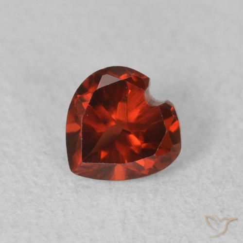 0.57ct 天然 醋栗红 镁铝榴石石榴石, 心形, VS