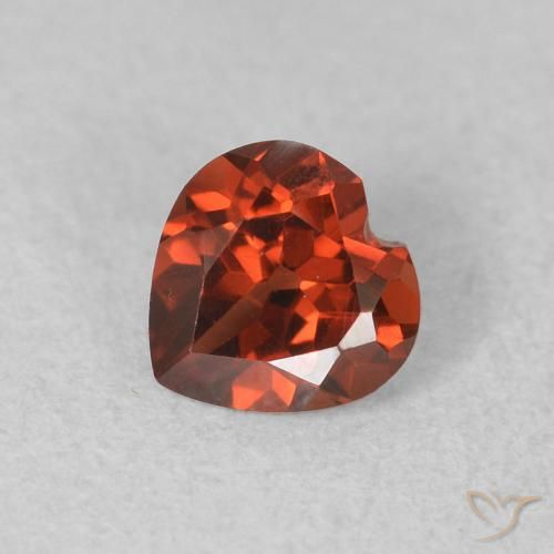 0.59ct 天然 中红 镁铝榴石石榴石, 心形, VS
