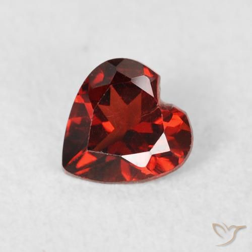 0.53ct 天然 亮红 镁铝榴石石榴石, 心形, VS