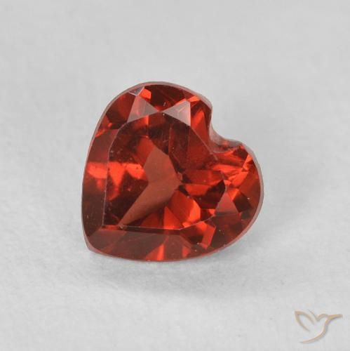 0.61ct 天然 醋栗红 镁铝榴石石榴石, 心形, VS