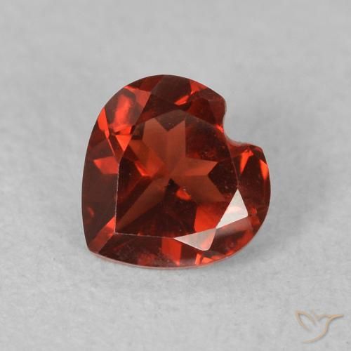 0.61ct 天然 亮红 镁铝榴石石榴石, 心形, VS