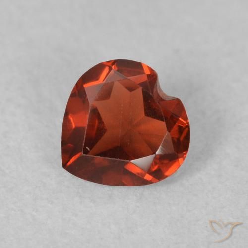 0.47ct 天然 亮红 镁铝榴石石榴石, 心形, VVS-VS