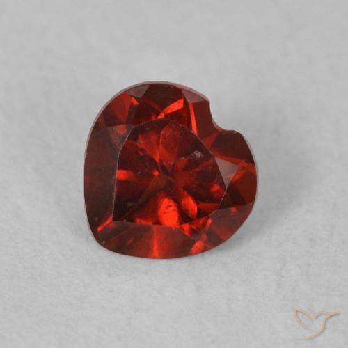 0.50ct 天然 桑格利亚红 镁铝榴石石榴石, 心形, VVS-VS