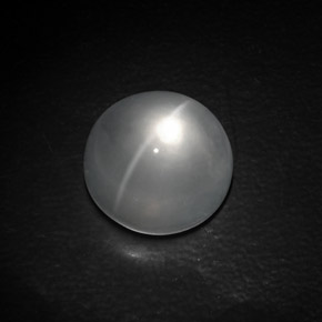 10.71克拉天然白色Quartz Cat's Eye，圆形切割，13.22毫米，透明