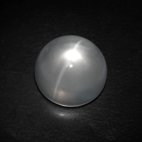10.84克拉天然白色Quartz Cat's Eye，圆形切割，13.19毫米，透明