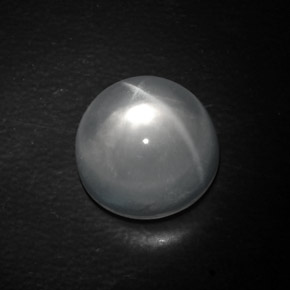 10.40克拉天然白色Quartz Cat's Eye，圆形切割，12.79毫米，透明