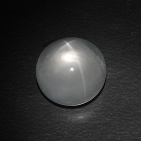 10.22克拉天然白色Quartz Cat's Eye，圆形切割，12.92毫米，透明