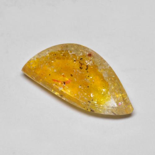4.65克拉天然多色含白铁矿石英，异形，17.6×8.7毫米，半透明