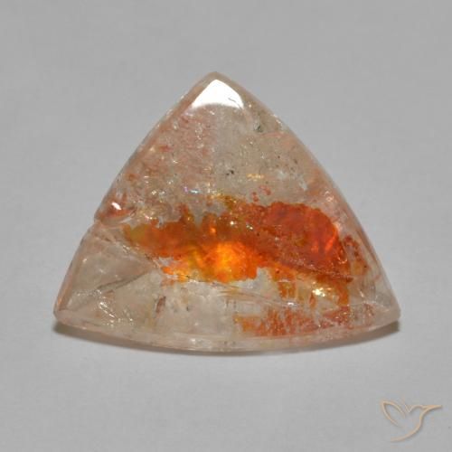 7.67克拉天然石英与白铁矿，胖三角形，透明