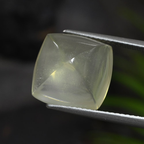8.57克拉天然绿色石英，垫形剪裁，13×12.8毫米，透明