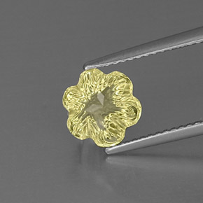2.42克拉天然黄色石英，花形切工，8.4×7.8毫米，透明