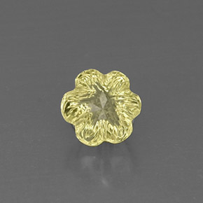 2.42克拉天然黄色石英，花形切工，8.4×7.8毫米，透明