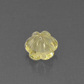2.42克拉天然黄色石英，花形切工，8.4×7.8毫米，透明