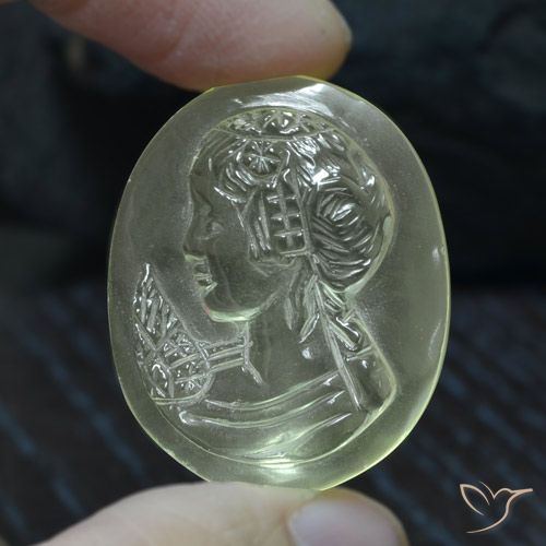 36.75ct 天然 非常浅的黄绿色 石英, 花式切割, 透明