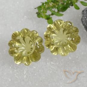 15.30克拉天然石英，花形切割，透明