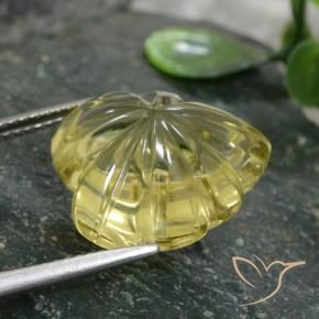 12.47克拉天然石英，花形切割，透明