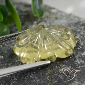 9.60克拉天然石英，花形切割，透明