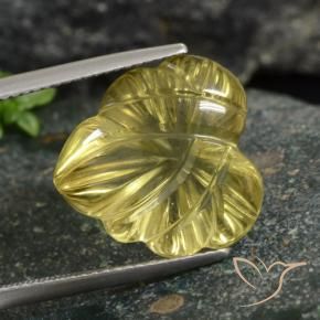 12.04克拉天然石英，花形切割，透明