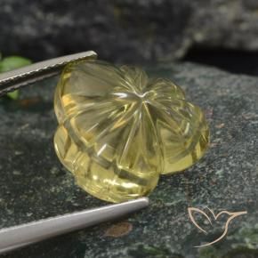 12.04克拉天然石英，花形切割，透明