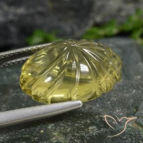 12.77克拉天然石英，花形切割，透明