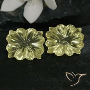13.43克拉天然石英，花形切割，透明