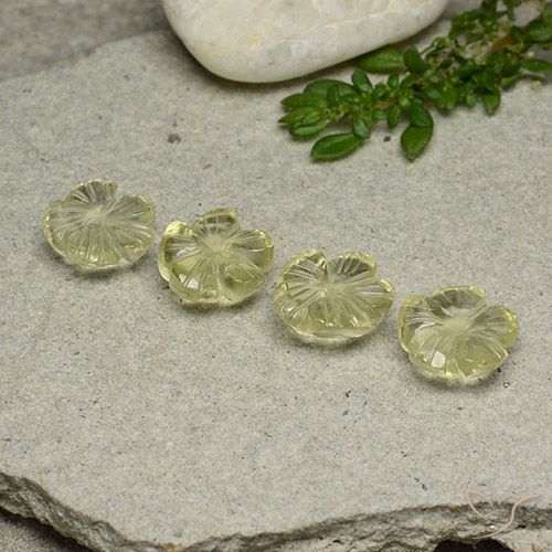 9.06ctw 天然 淡奶油黄色 石英, 花形切割, 透明