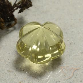 13.66克拉天然石英，花形切割，透明