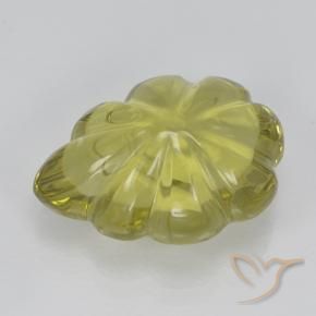 5.61克拉天然石英，花形切割，透明
