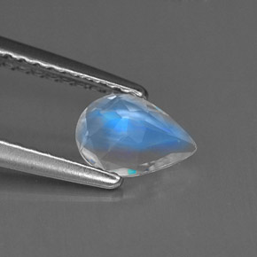 0.52克拉天然彩虹月长石，梨形，VVS-VS